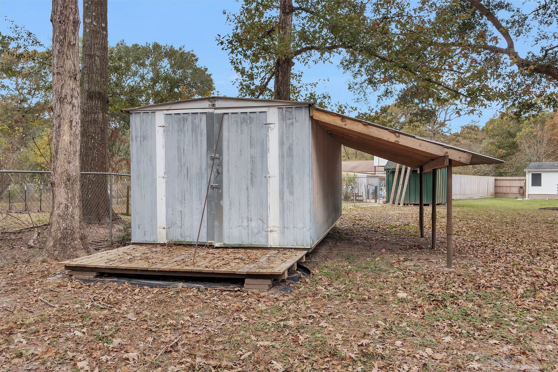 4621 Price Road, Montgomery, TX 77316 Extra shed with lean-to