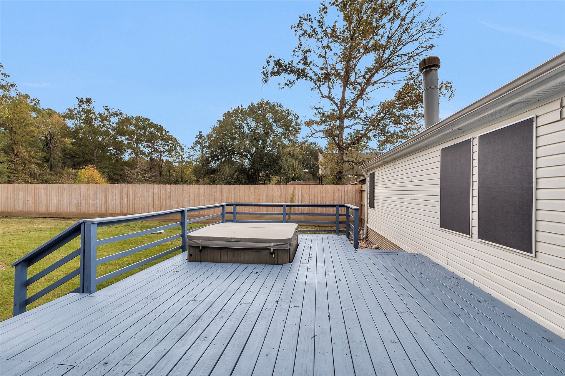 4621 Price Road, Montgomery, TX 77316 Sunk in hot tub