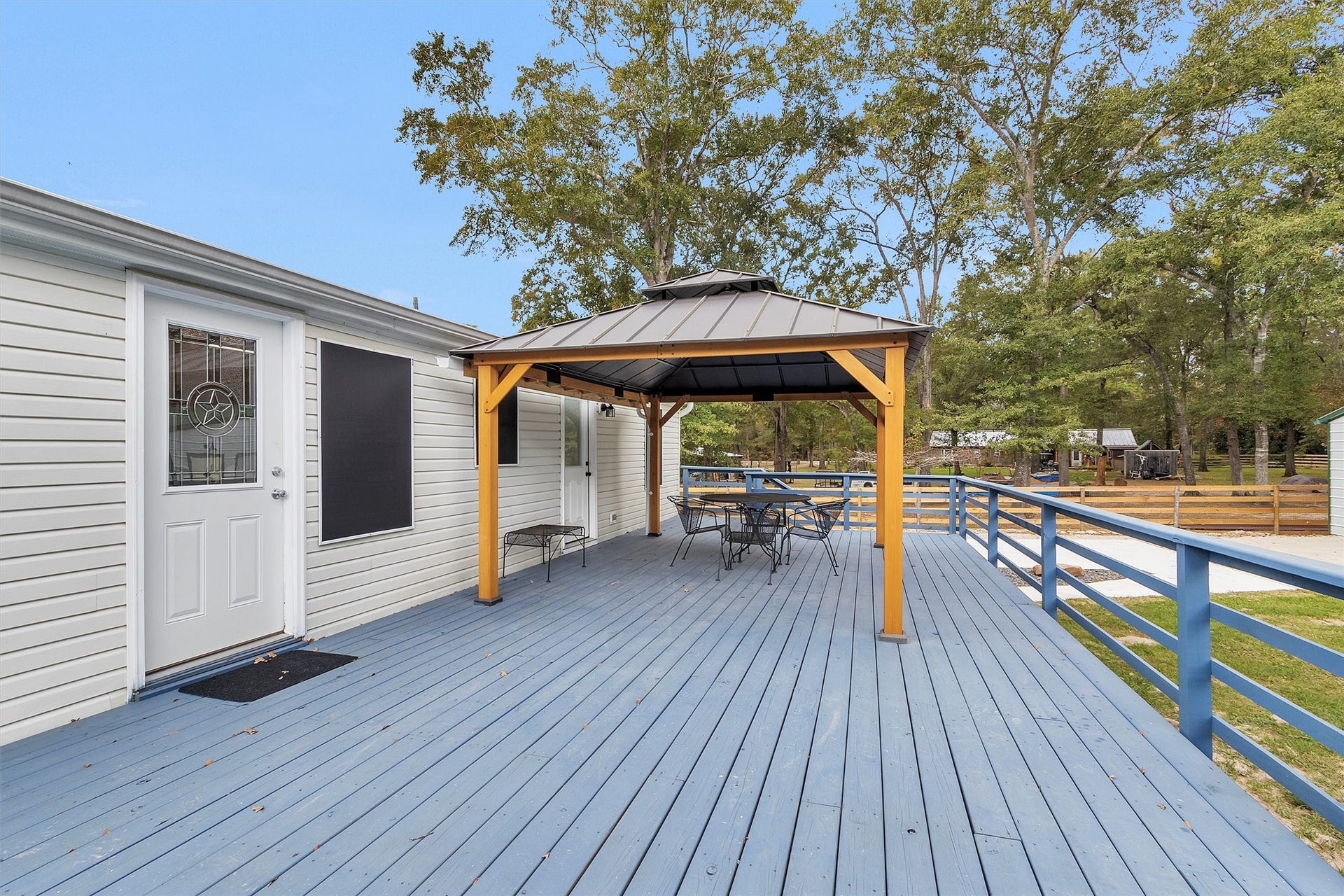 4621 Price Road, Montgomery, TX 77316 Plenty of space for whatever you can think of!