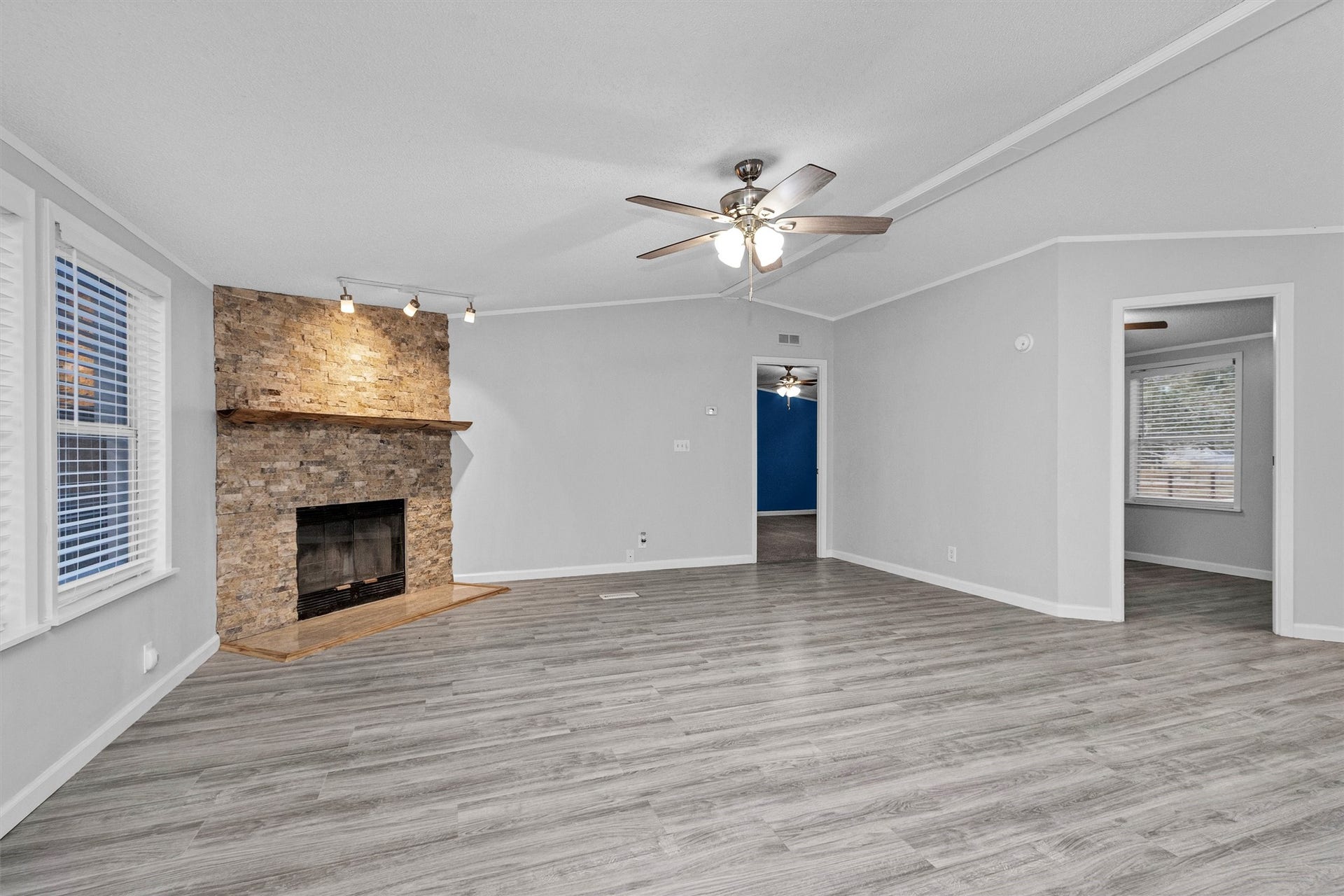 4621 Price Road, Montgomery, TX 77316 New floors throughout the home