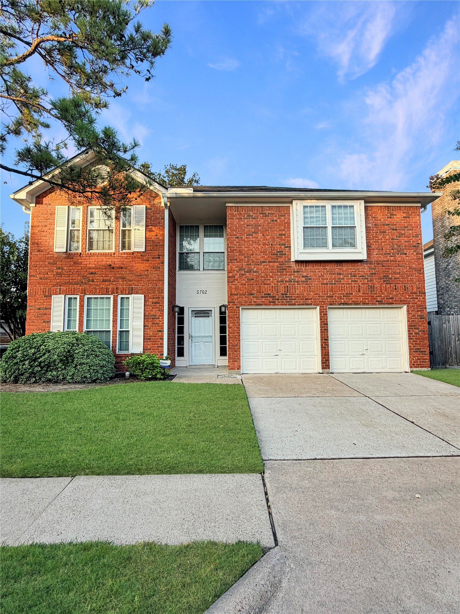 5702 E Towerglen Loop, Houston, TX 77084 5702 E Towerglen Loop, Houston, TX 77084