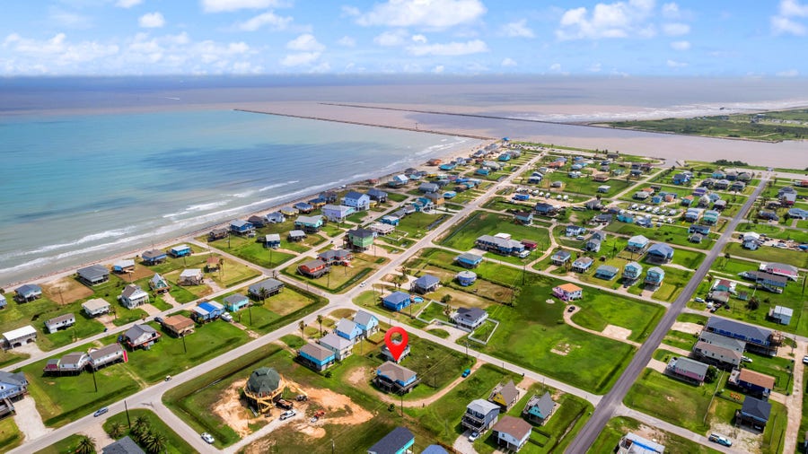 Property photo for 818 Surf Drive, Surfside Beach, TX