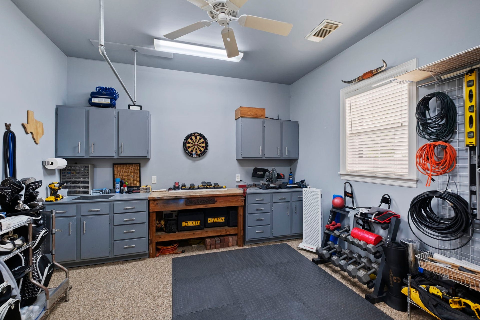 7 Silverloch Court, Sugar Land, TX 77479 An AMAZING Centrally airconditioned Workshop. It can also be a gym or art studio.