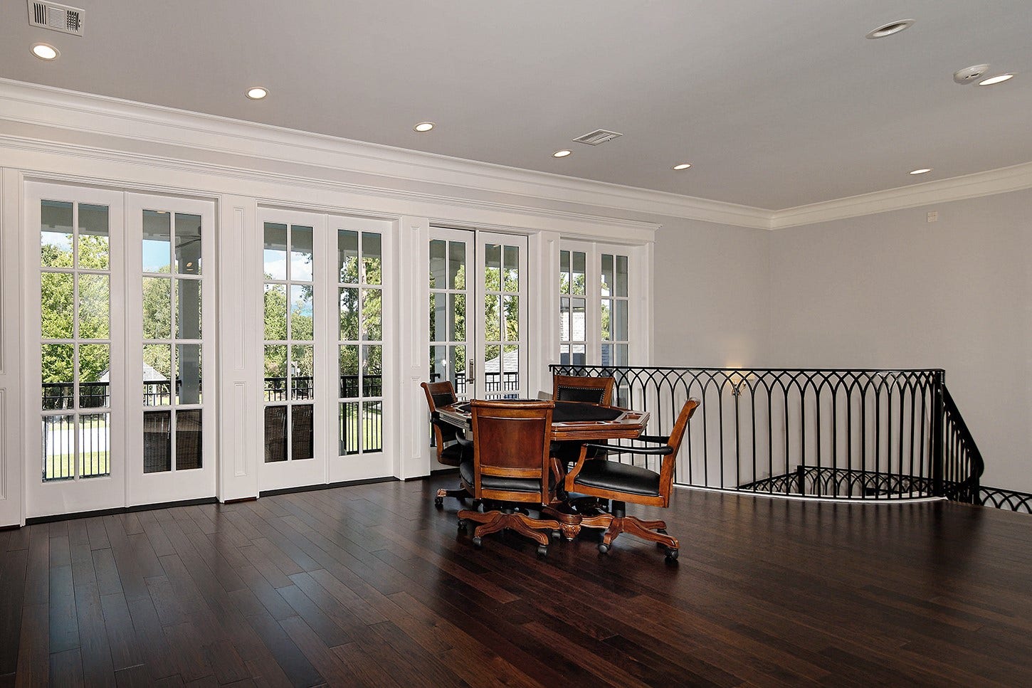 25 Doe Run Drive, The Woodlands, TX 77380 25 Doe Run Drive, The Woodlands, TX 77380