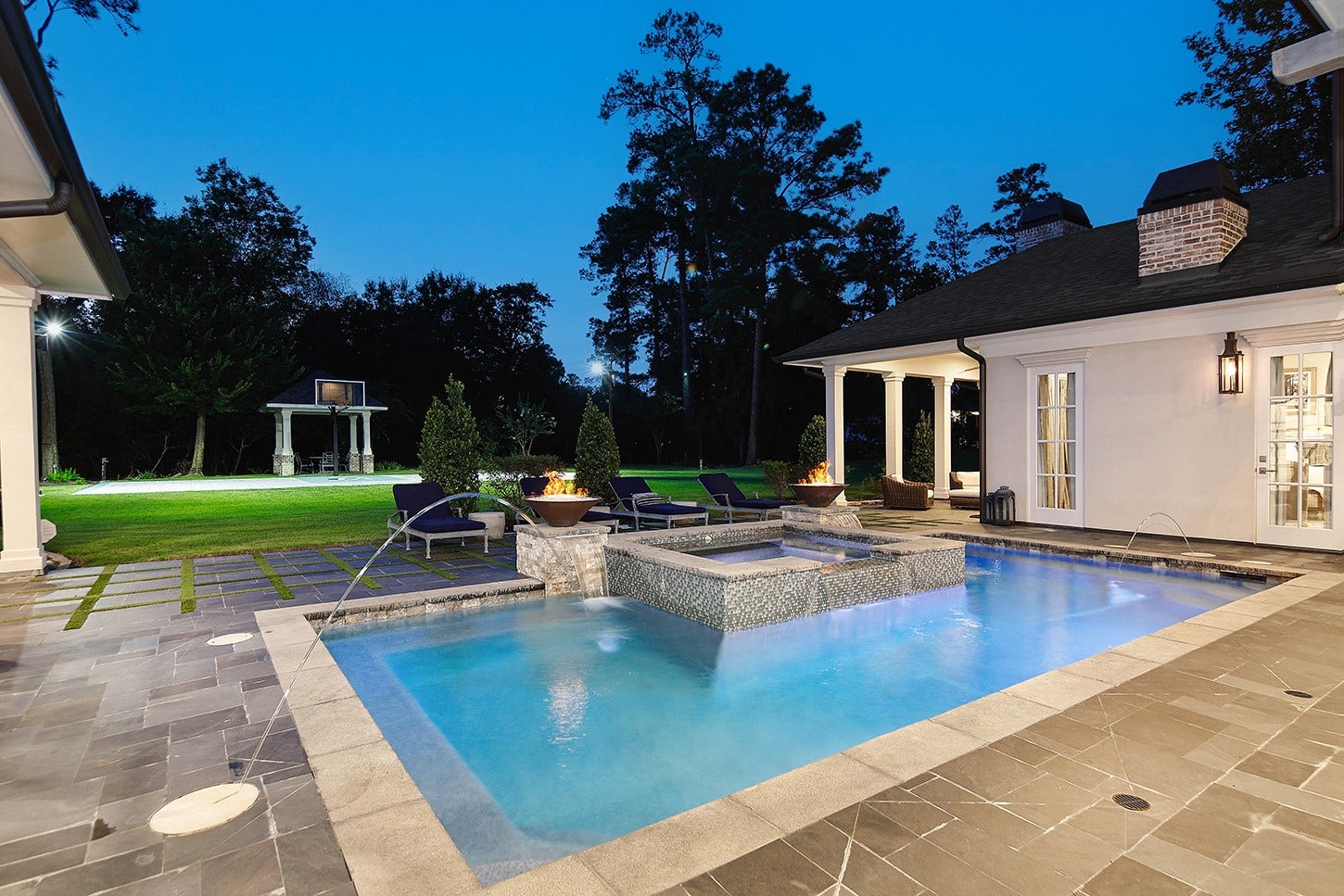 25 Doe Run Drive, The Woodlands, TX 77380 25 Doe Run Drive, The Woodlands, TX 77380
