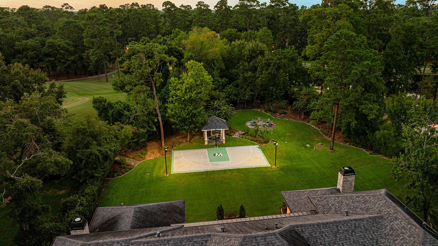 25 Doe Run Drive, The Woodlands, TX 77380 25 Doe Run Drive, The Woodlands, TX 77380