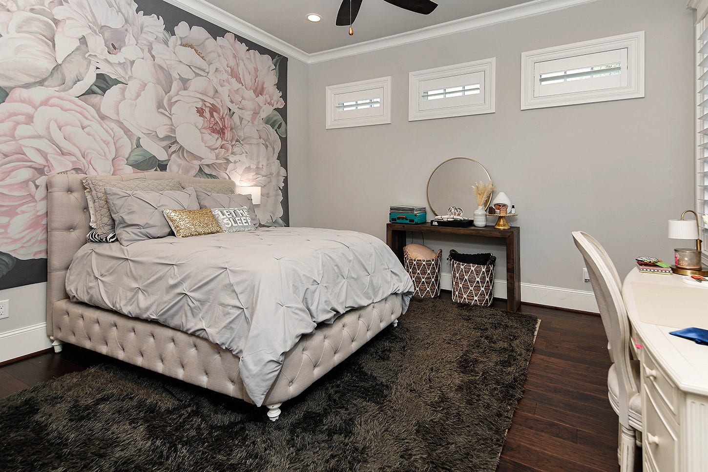 25 Doe Run Drive, The Woodlands, TX 77380 25 Doe Run Drive, The Woodlands, TX 77380