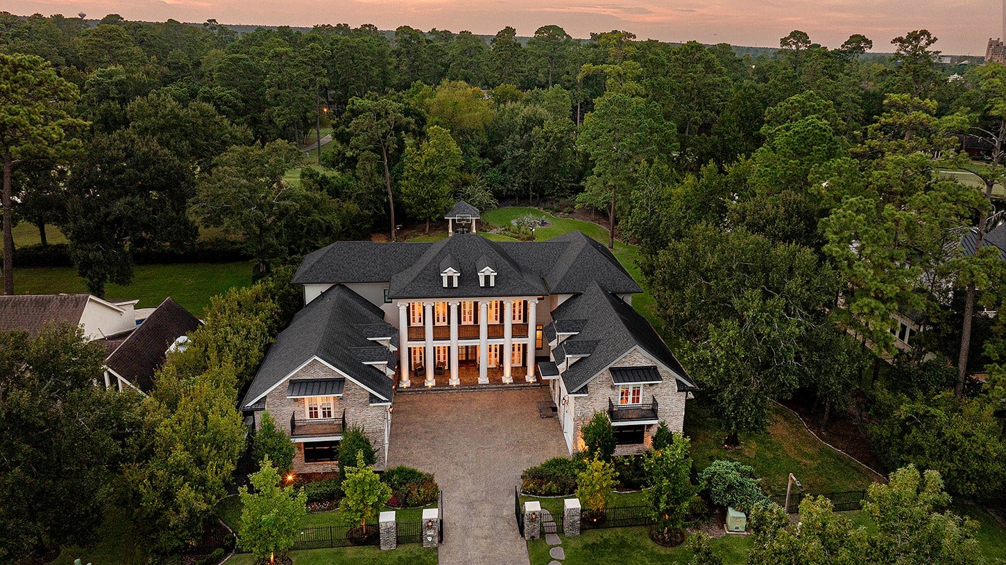 25 Doe Run Drive, The Woodlands, TX 77380 25 Doe Run Drive, The Woodlands, TX 77380