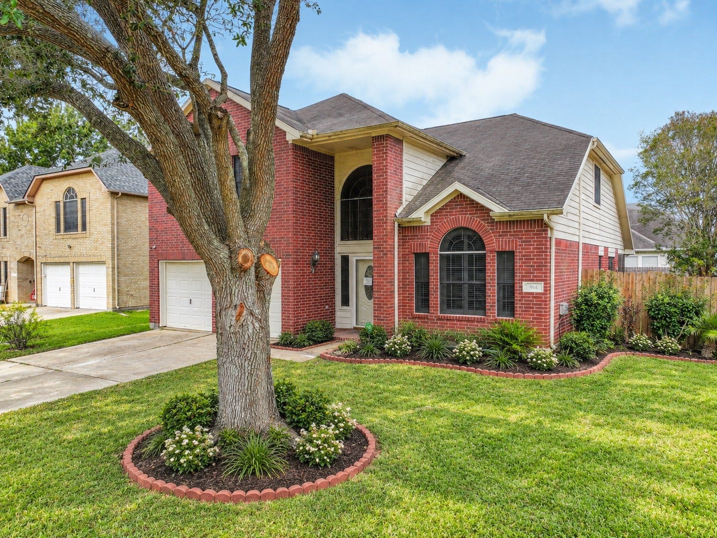 914 Chase Creek Circle, Bacliff, TX 77518 Front angle 2