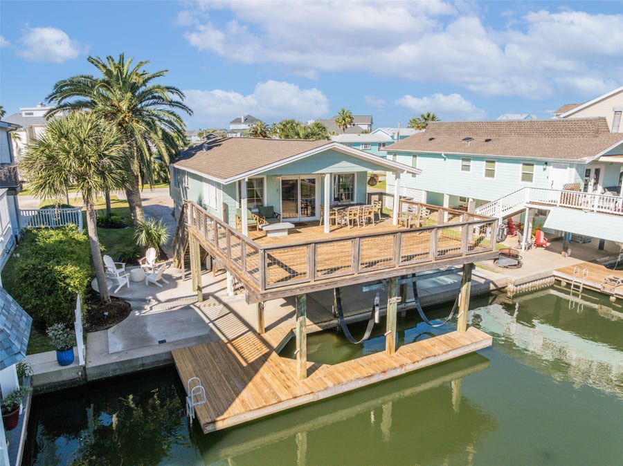 Property photo for 4230 Spanish Main, Jamaica Beach, TX
