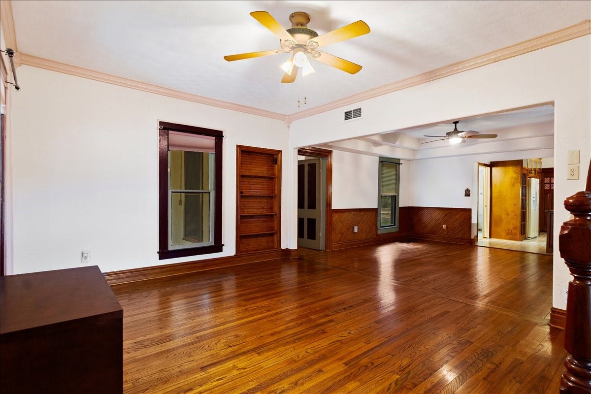 816 W Adoue Street, Alvin, TX 77511 816 W Adoue Street, Alvin, TX 77511
