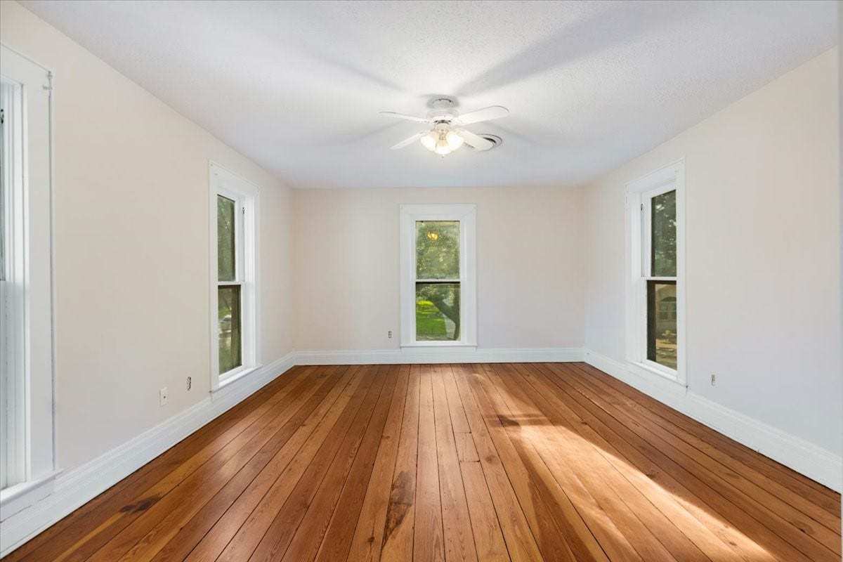 816 W Adoue Street, Alvin, TX 77511 816 W Adoue Street, Alvin, TX 77511