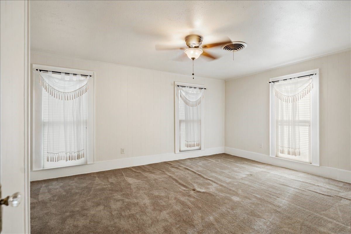 816 W Adoue Street, Alvin, TX 77511 816 W Adoue Street, Alvin, TX 77511