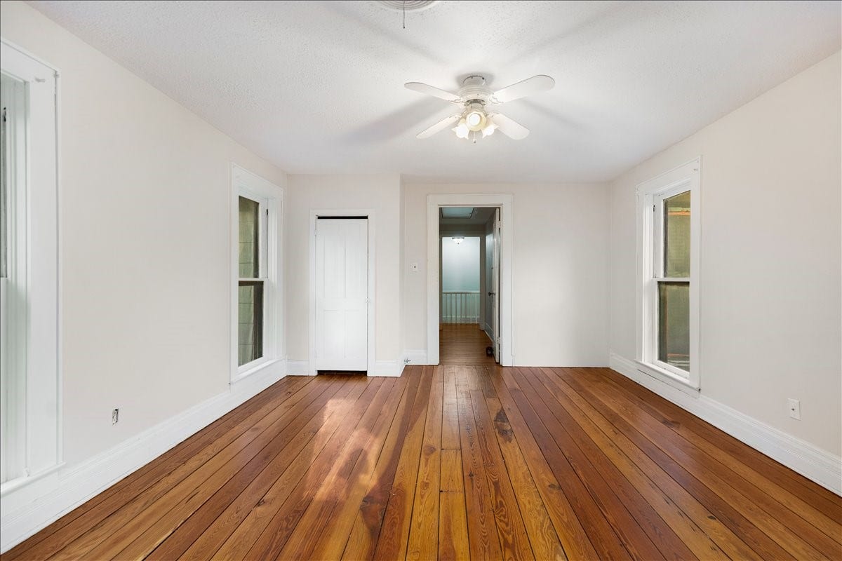816 W Adoue Street, Alvin, TX 77511 816 W Adoue Street, Alvin, TX 77511