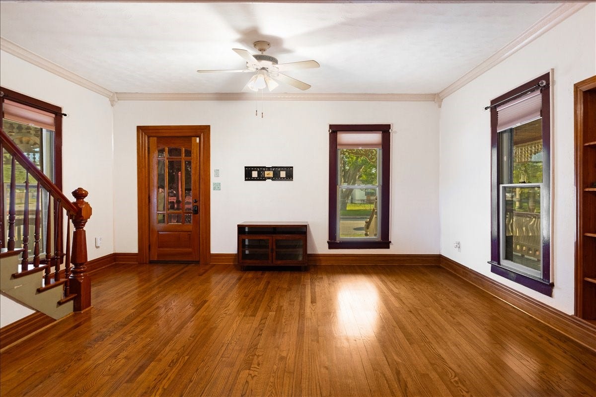 816 W Adoue Street, Alvin, TX 77511 816 W Adoue Street, Alvin, TX 77511