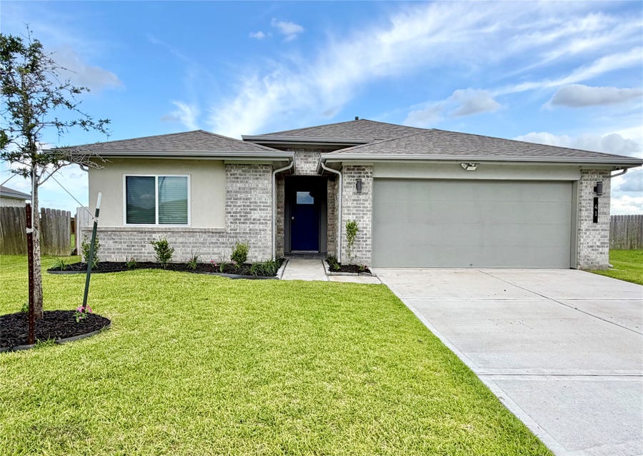 Property photo for 41 Desert Spring Lane, Manvel, TX