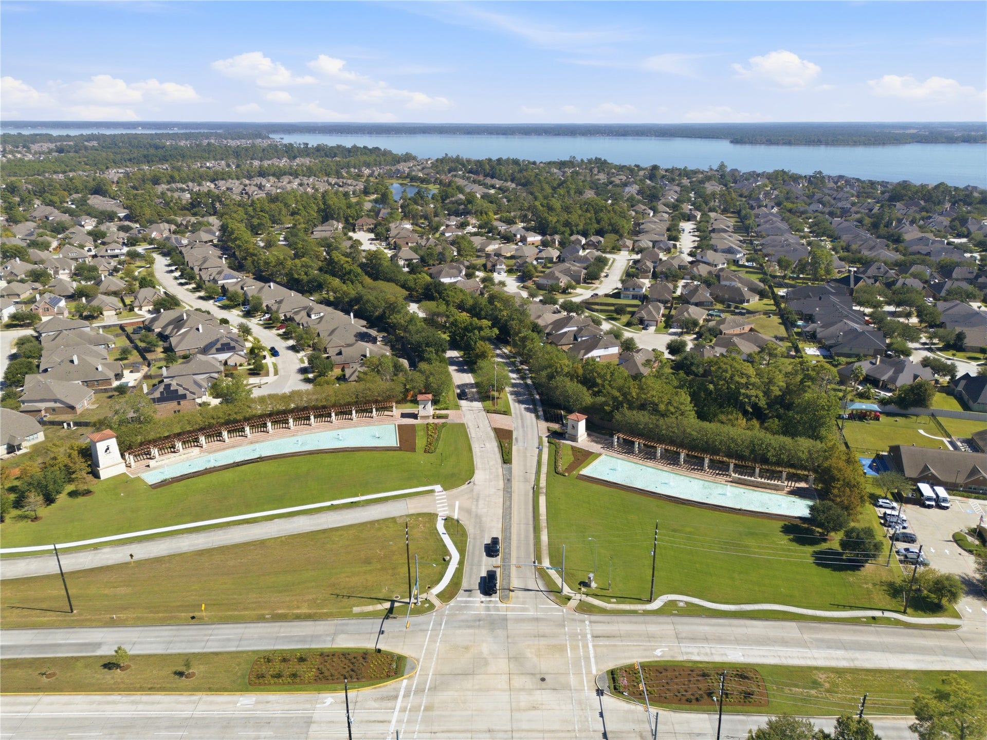 17105 Stillhouse Lake Court, Houston, TX 77044 Community