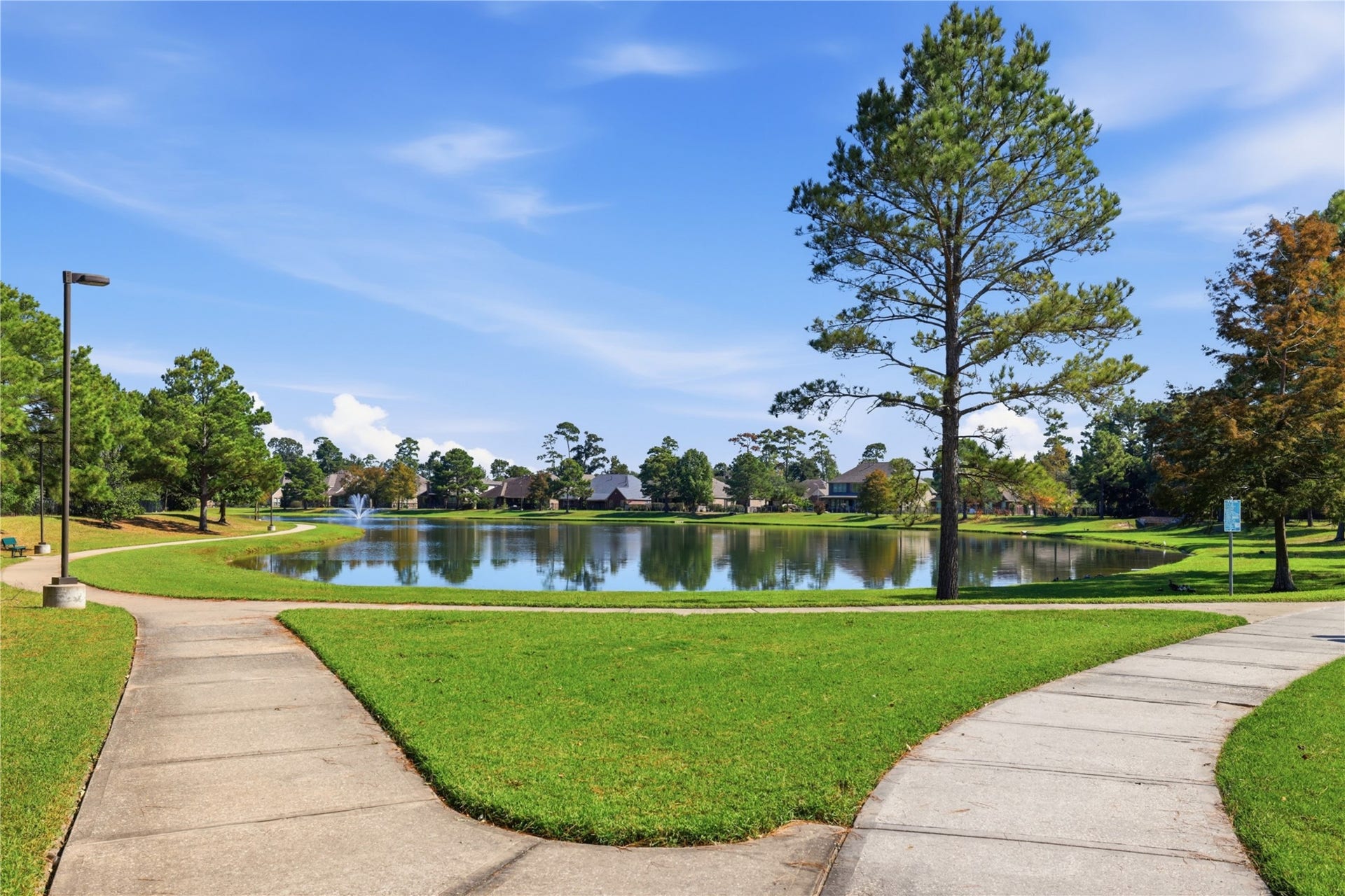 17105 Stillhouse Lake Court, Houston, TX 77044 Community