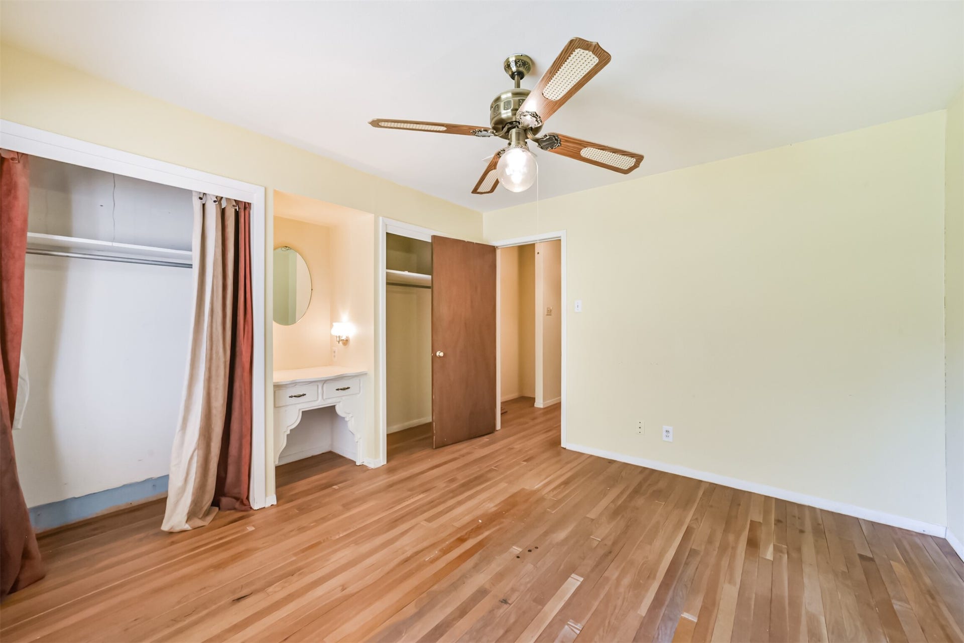 11606 Glenora Drive, Houston, TX 77065