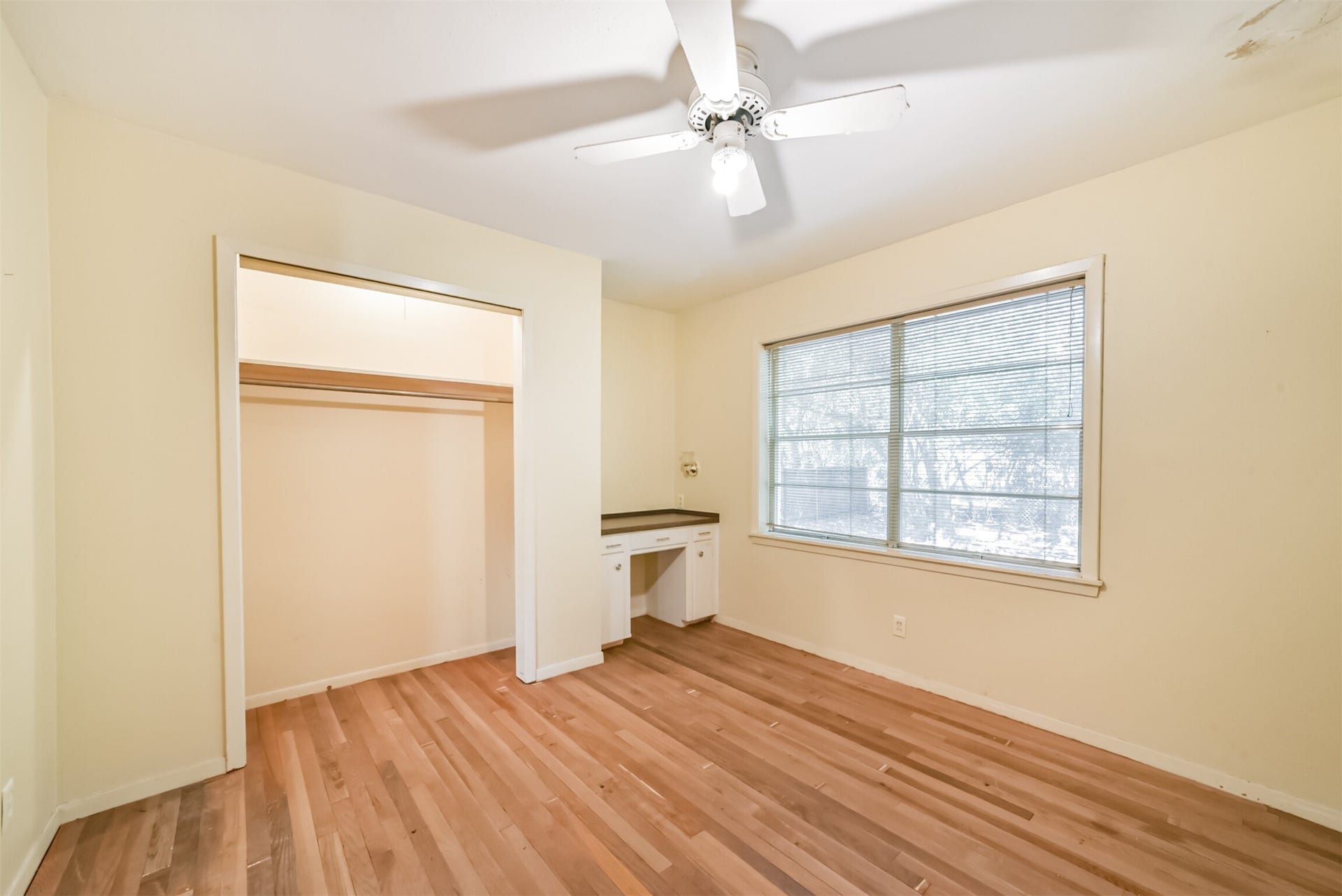 11606 Glenora Drive, Houston, TX 77065
