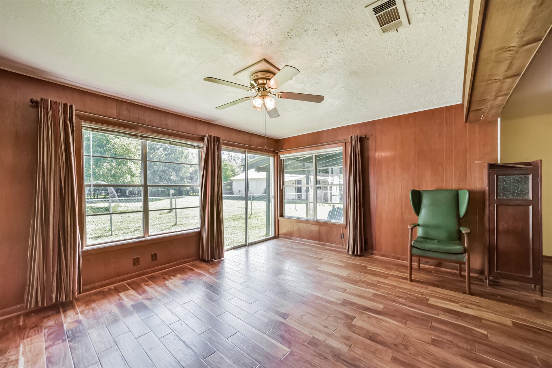 11606 Glenora Drive, Houston, TX 77065
