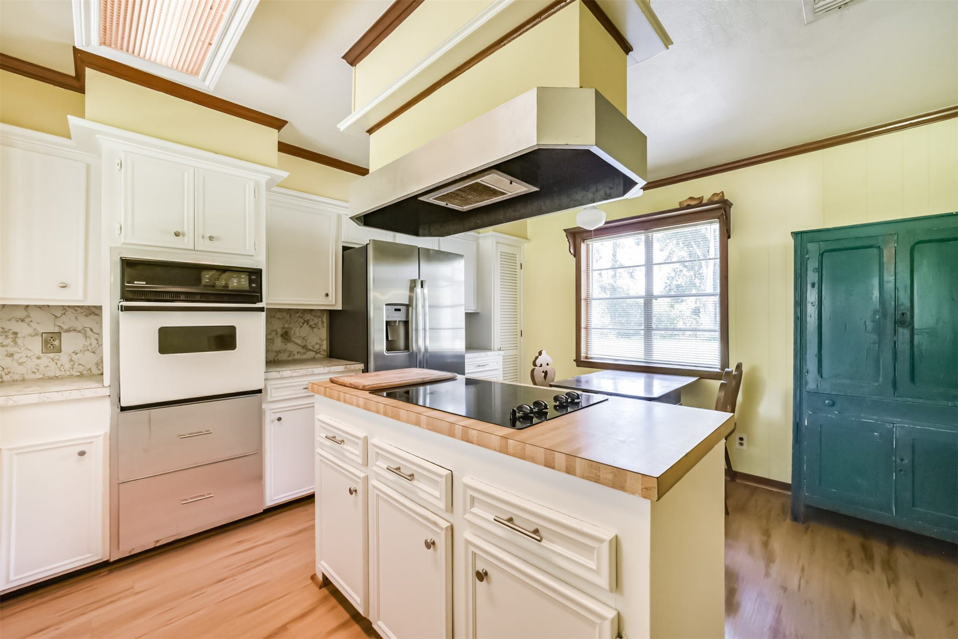 11606 Glenora Drive, Houston, TX 77065