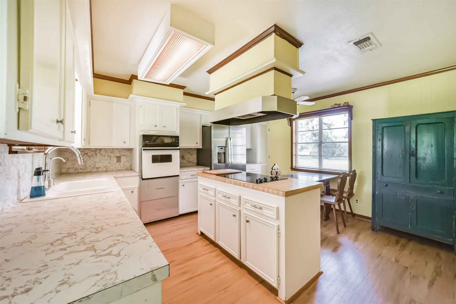 11606 Glenora Drive, Houston, TX 77065