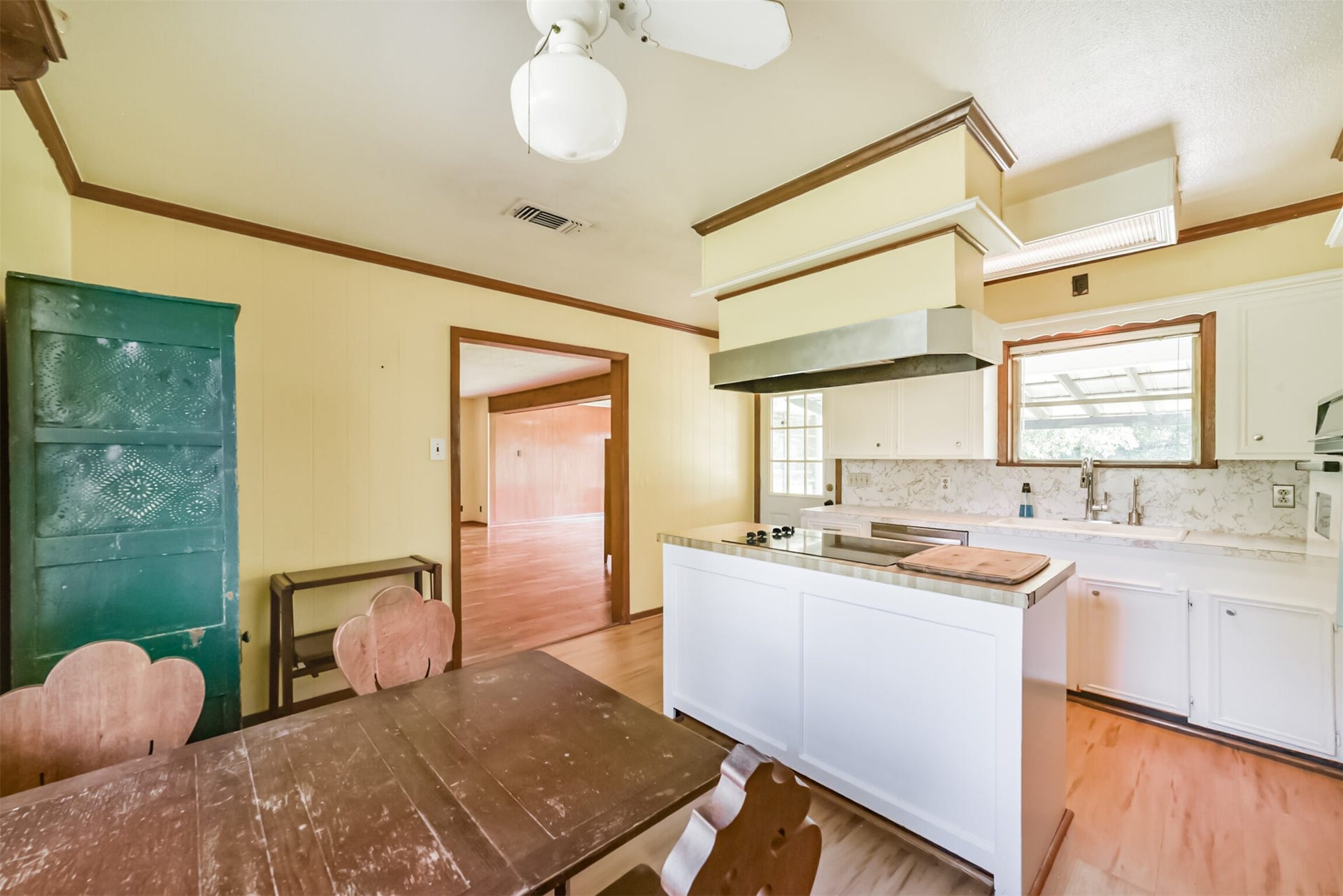 11606 Glenora Drive, Houston, TX 77065