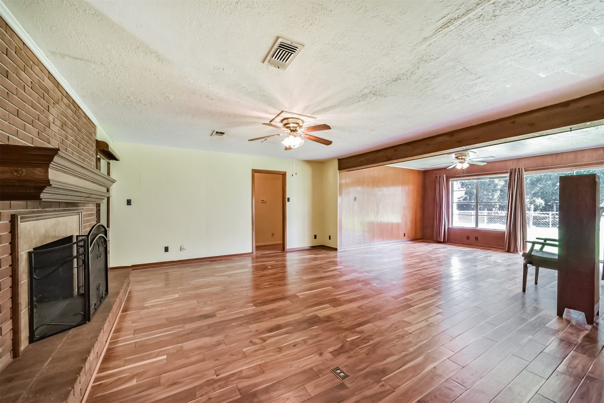 11606 Glenora Drive, Houston, TX 77065