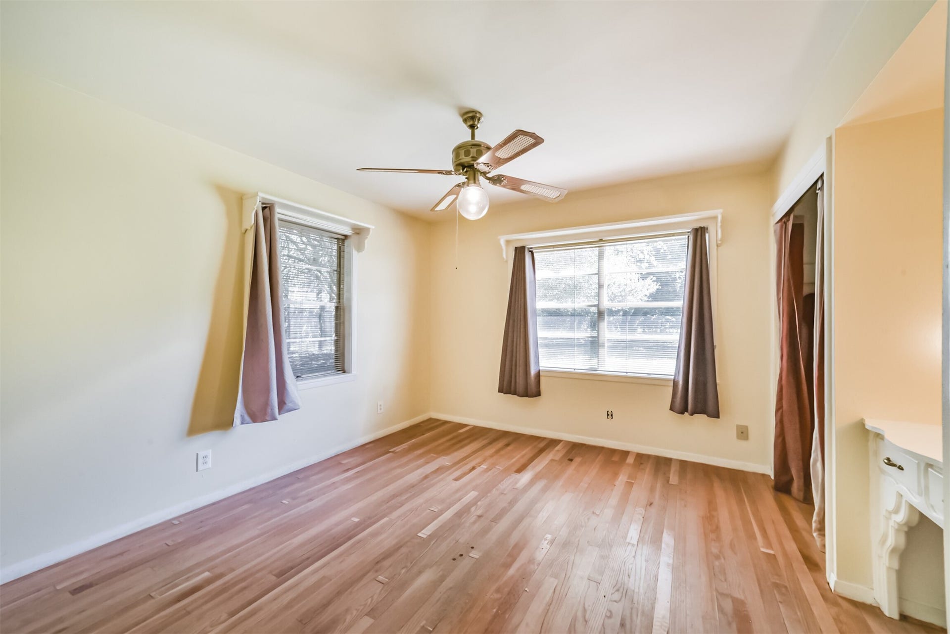 11606 Glenora Drive, Houston, TX 77065