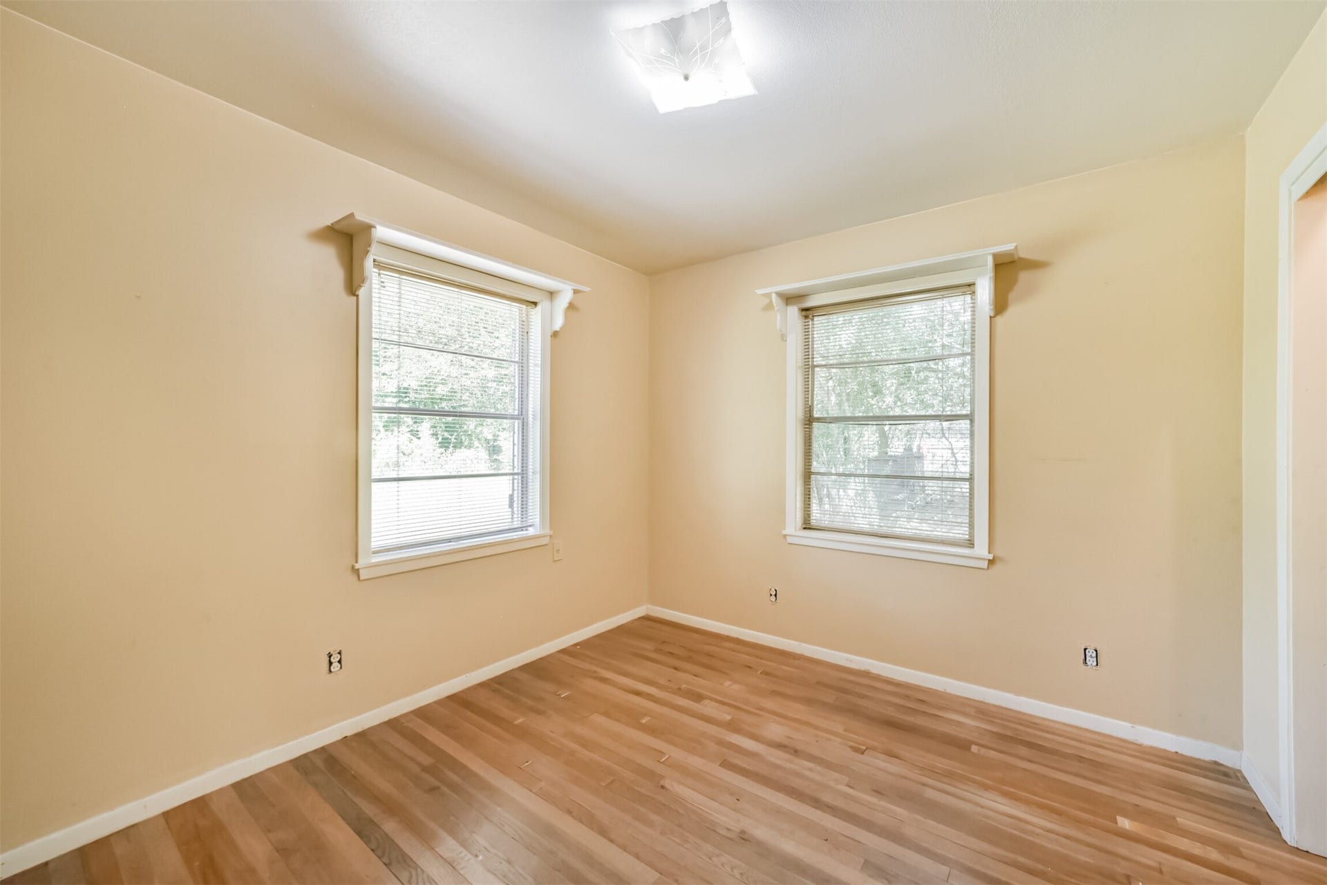 11606 Glenora Drive, Houston, TX 77065