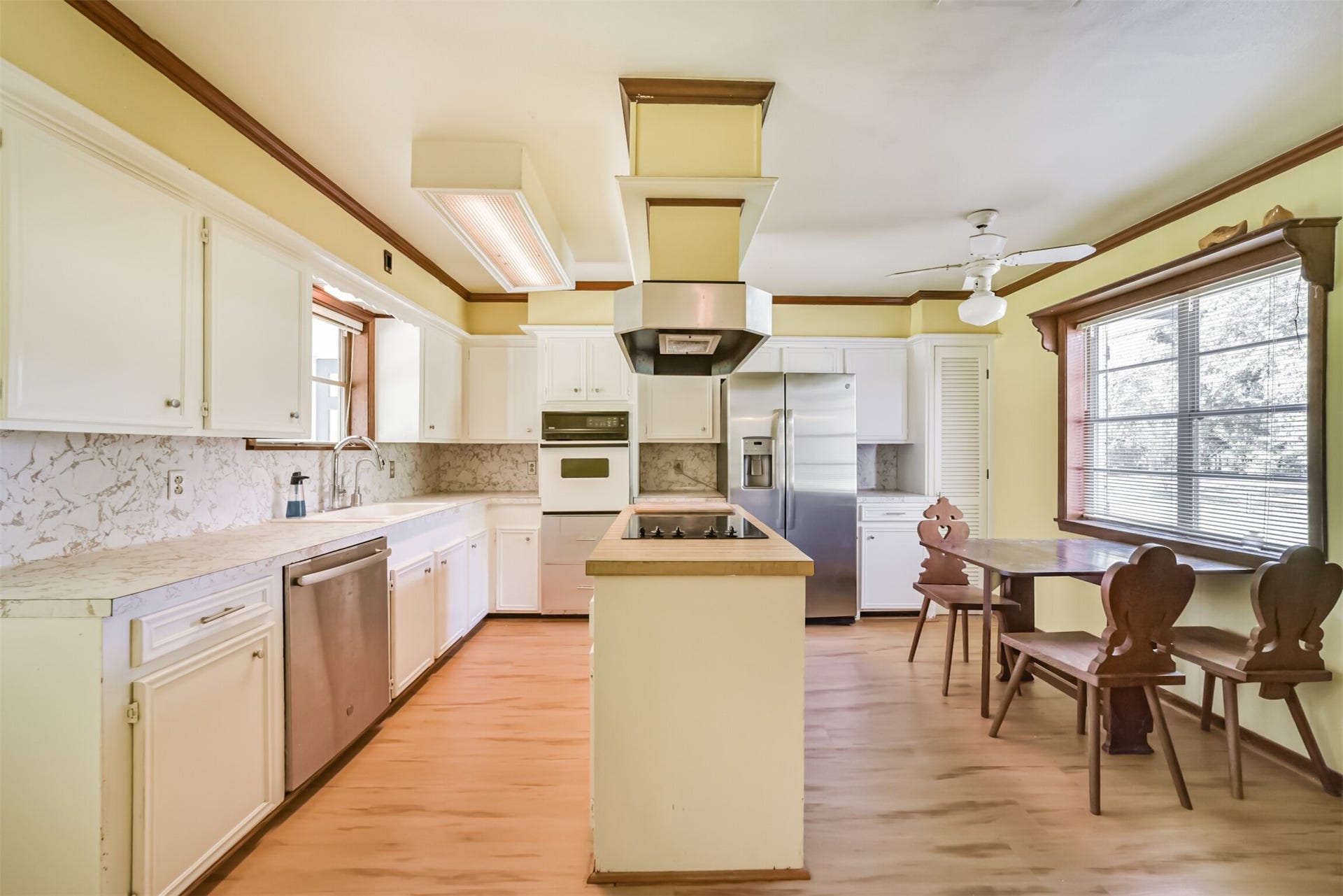 11606 Glenora Drive, Houston, TX 77065