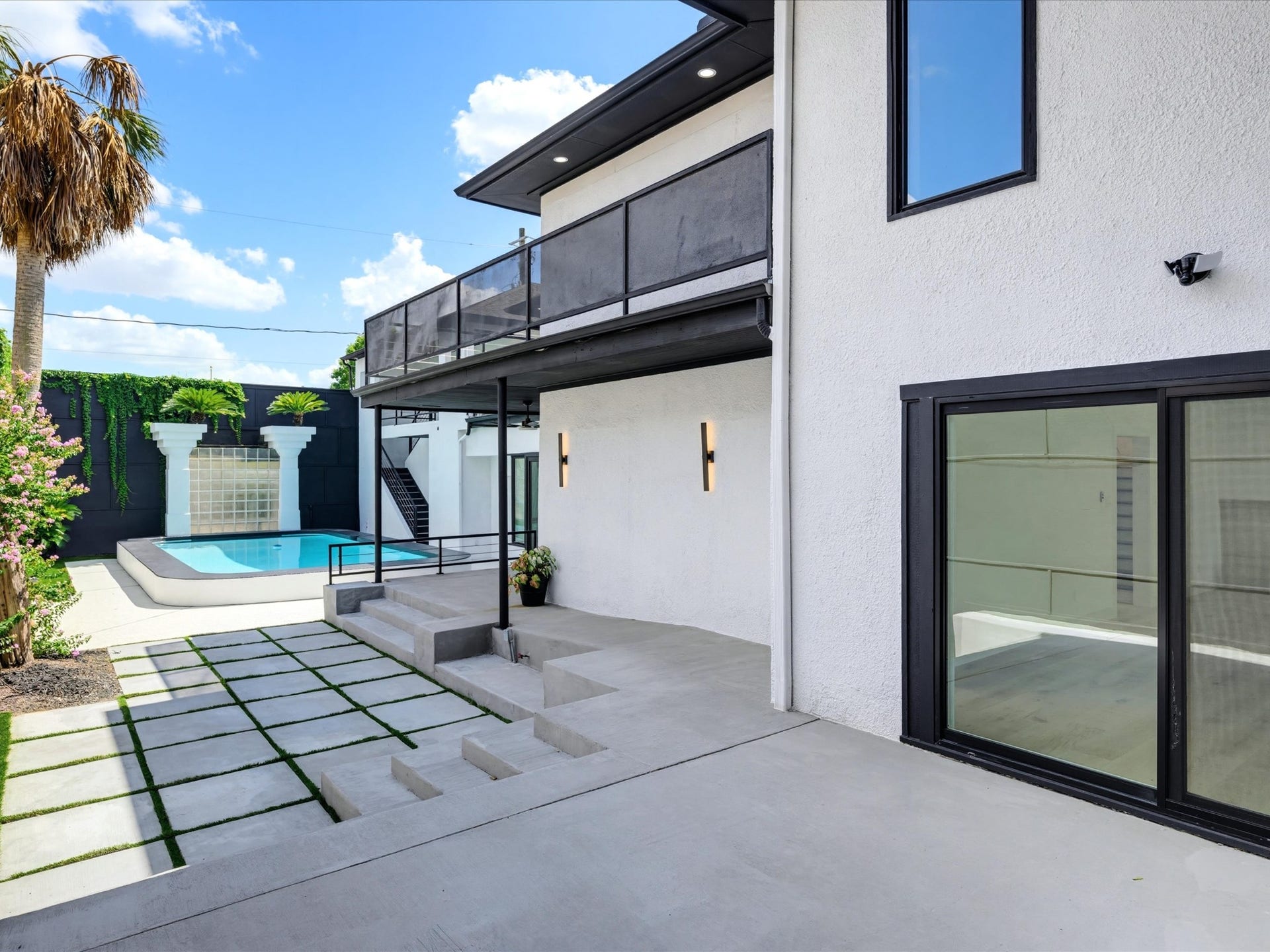 607 Marshall Street, Houston, TX 77006 607 Marshall Street, Houston, TX 77006