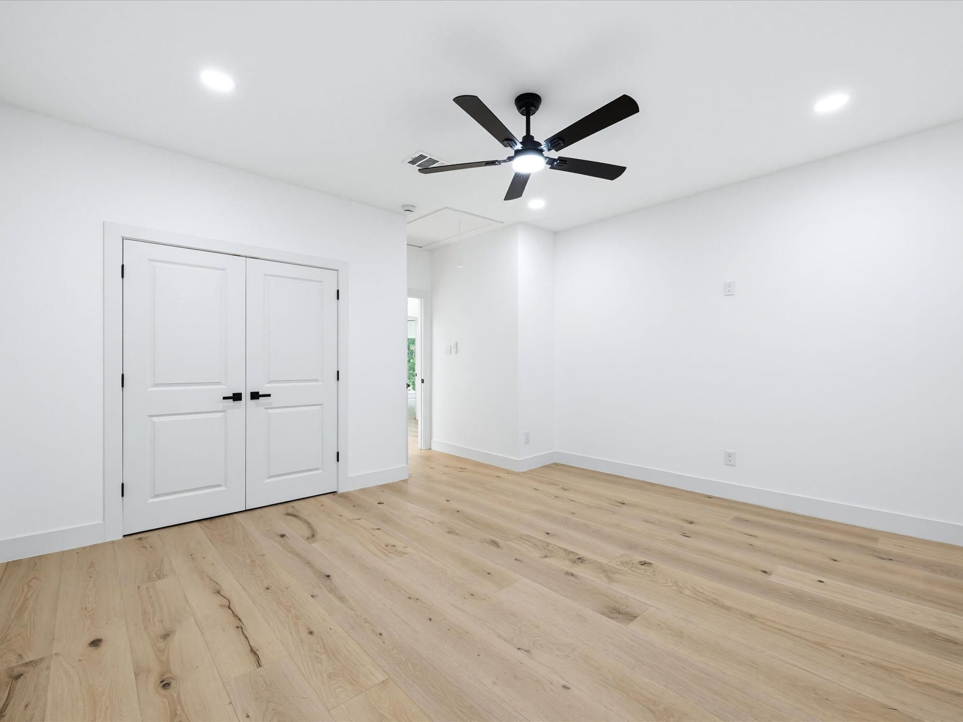 607 Marshall Street, Houston, TX 77006 607 Marshall Street, Houston, TX 77006