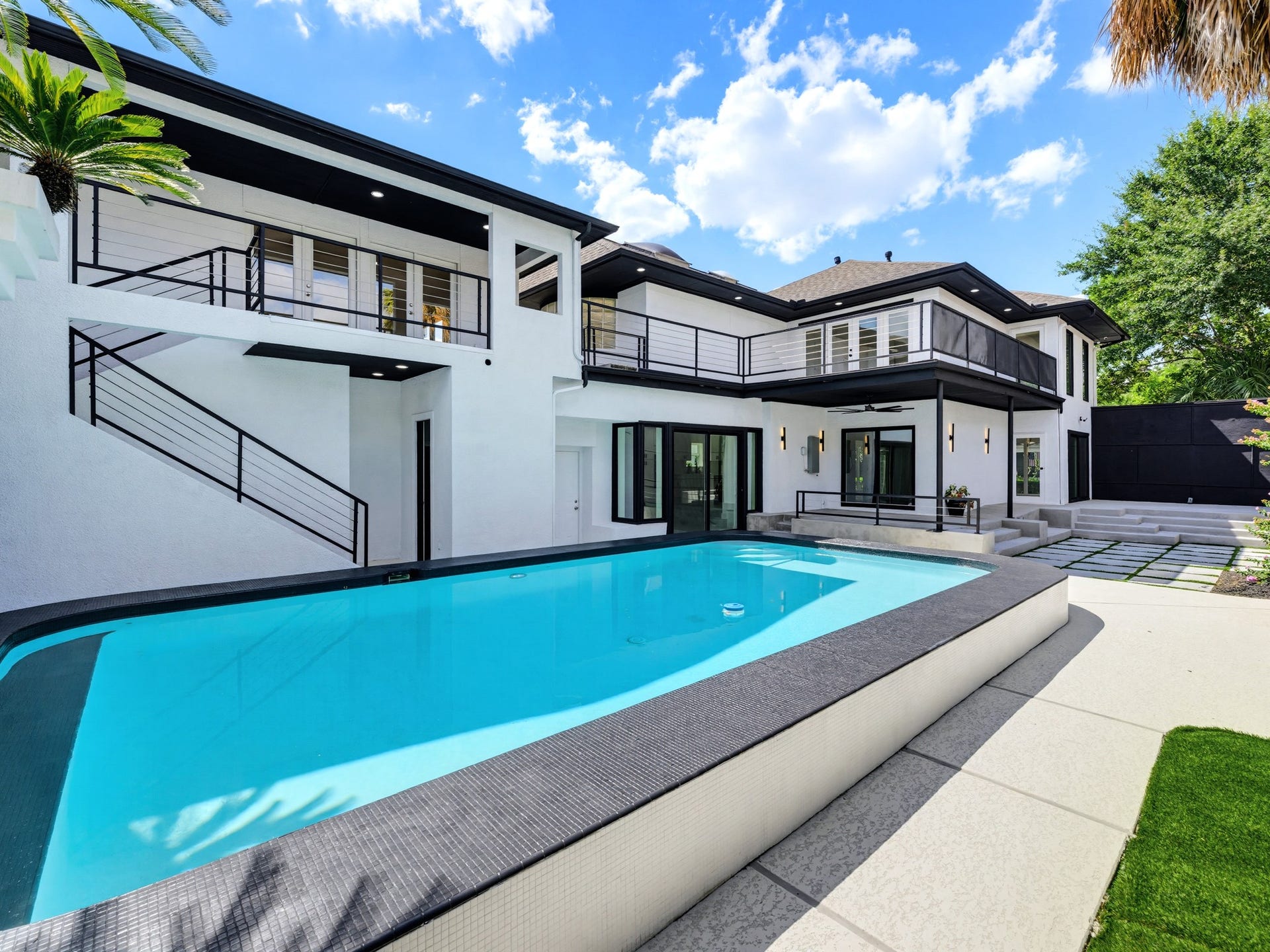 607 Marshall Street, Houston, TX 77006 607 Marshall Street, Houston, TX 77006