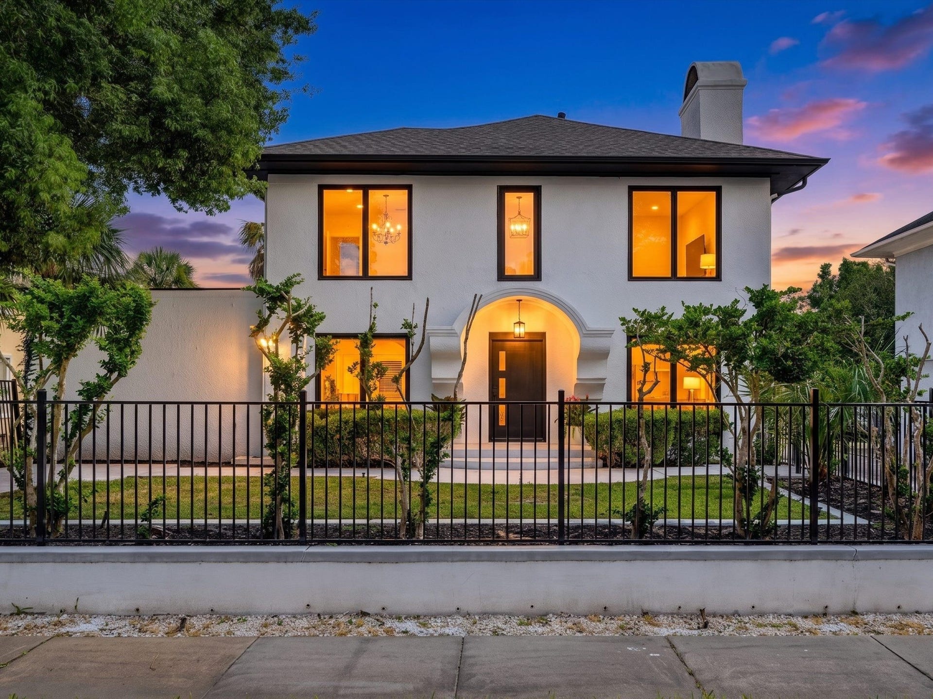 607 Marshall Street, Houston, TX 77006 607 Marshall Street, Houston, TX 77006