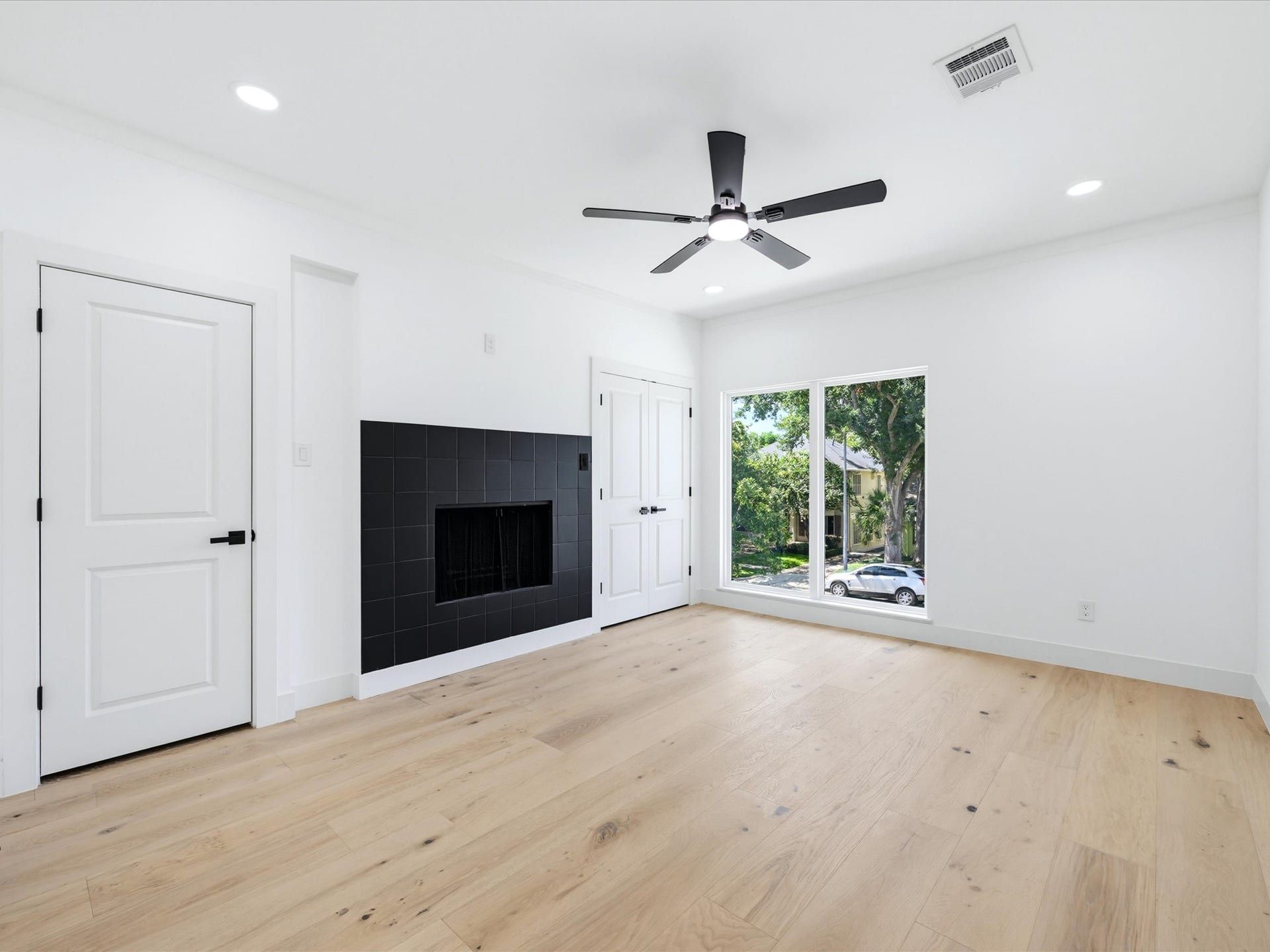607 Marshall Street, Houston, TX 77006 607 Marshall Street, Houston, TX 77006