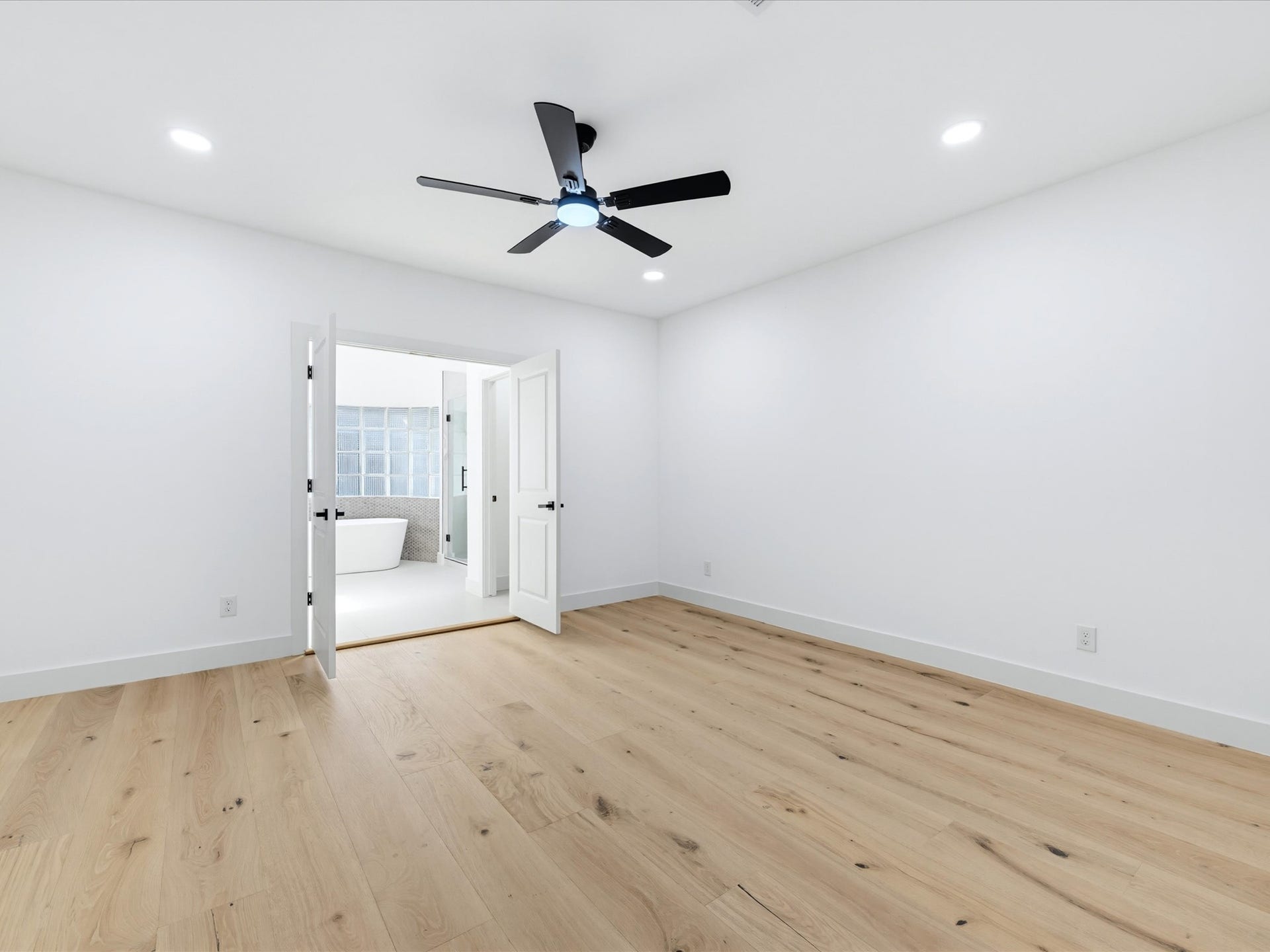 607 Marshall Street, Houston, TX 77006 607 Marshall Street, Houston, TX 77006