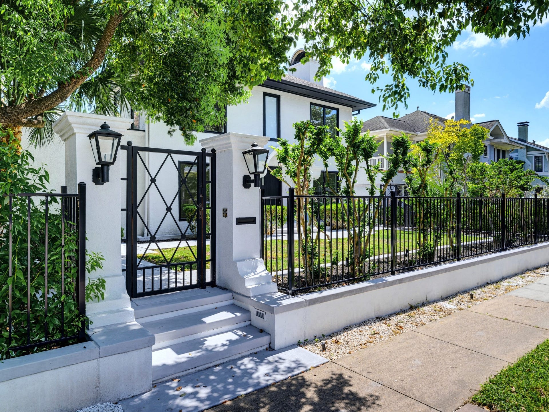 607 Marshall Street, Houston, TX 77006 607 Marshall Street, Houston, TX 77006