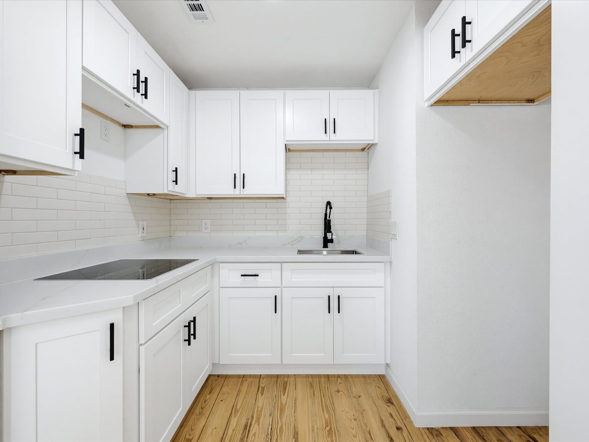 607 Marshall Street, Houston, TX 77006 607 Marshall Street, Houston, TX 77006