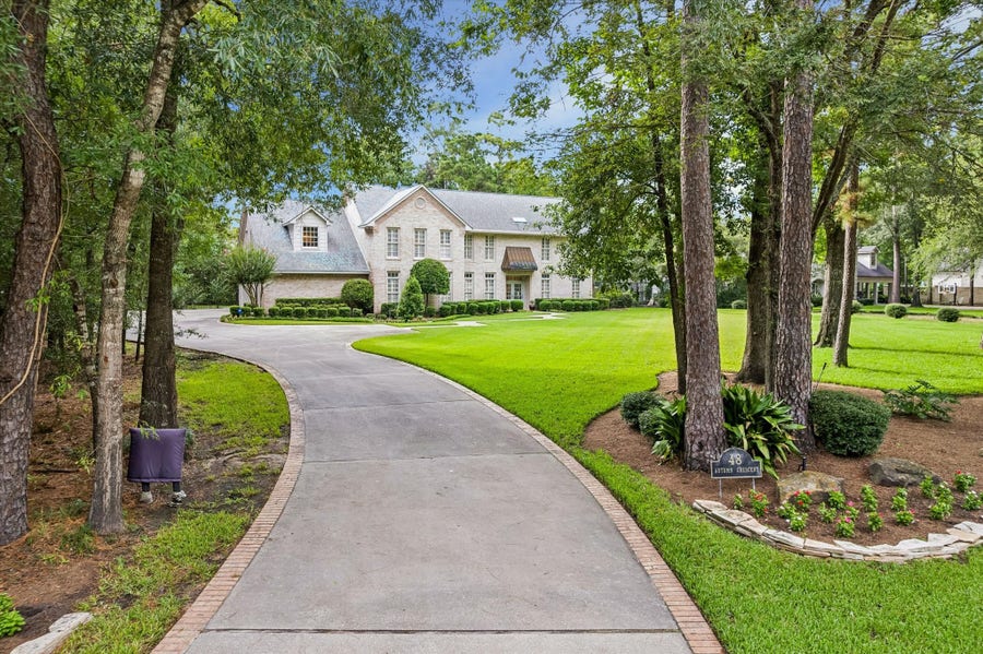 Property photo for 48 Autumn Crescent, The Woodlands, TX