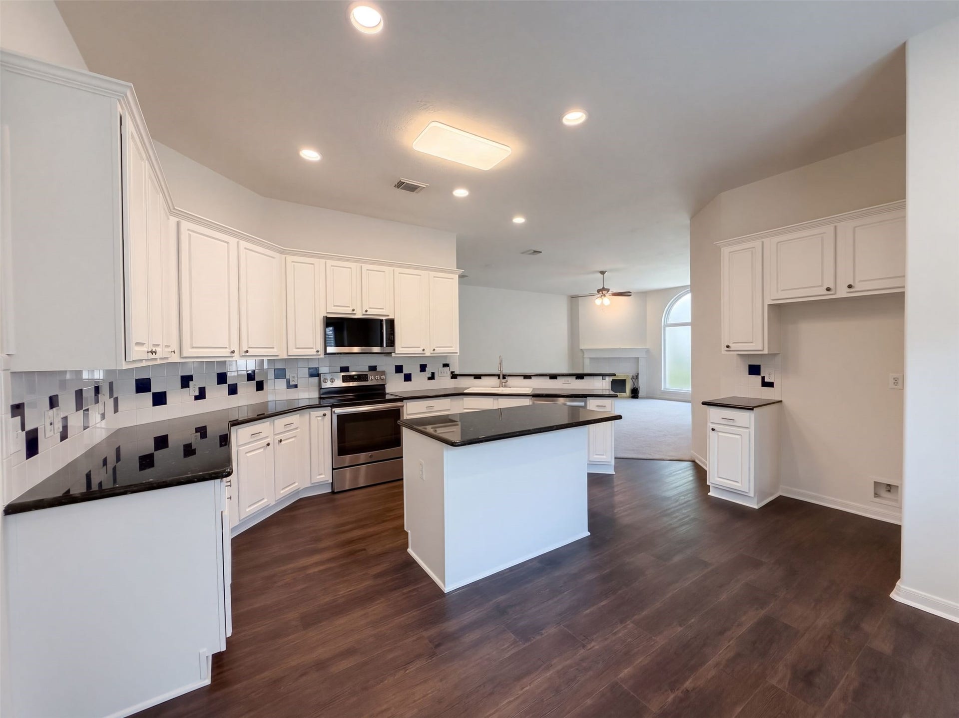 20402 Willow Trace Drive, Cypress, TX 77433 20402 Willow Trace Drive, Cypress, TX 77433