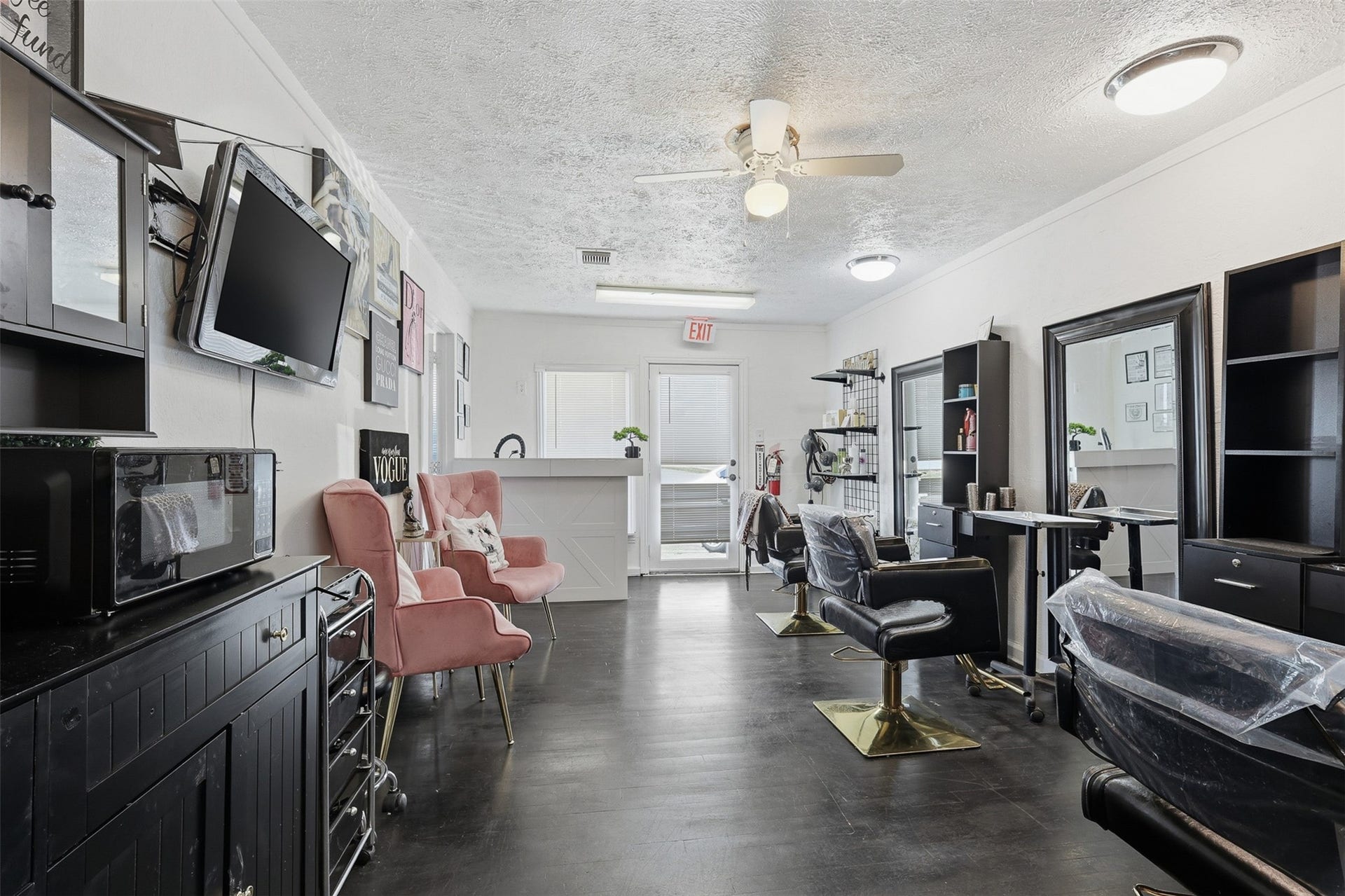 2205 Strawberry Road, Pasadena, TX 77502 Commercial salon space featuring an open layout ideal for beauty, retail, office, or professional service use.