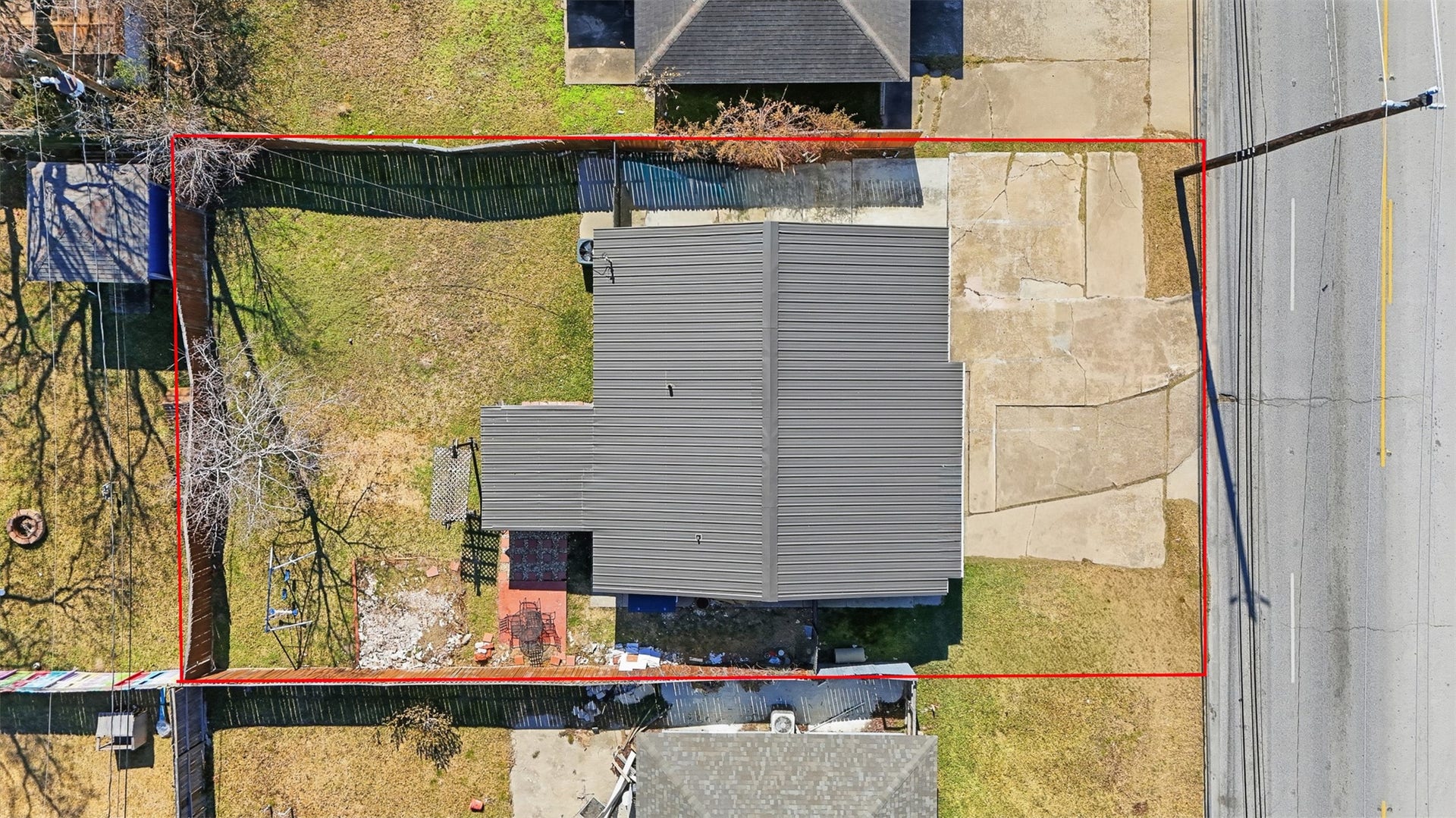 2205 Strawberry Road, Pasadena, TX 77502 2205 Strawberry Road, Pasadena, TX 77502