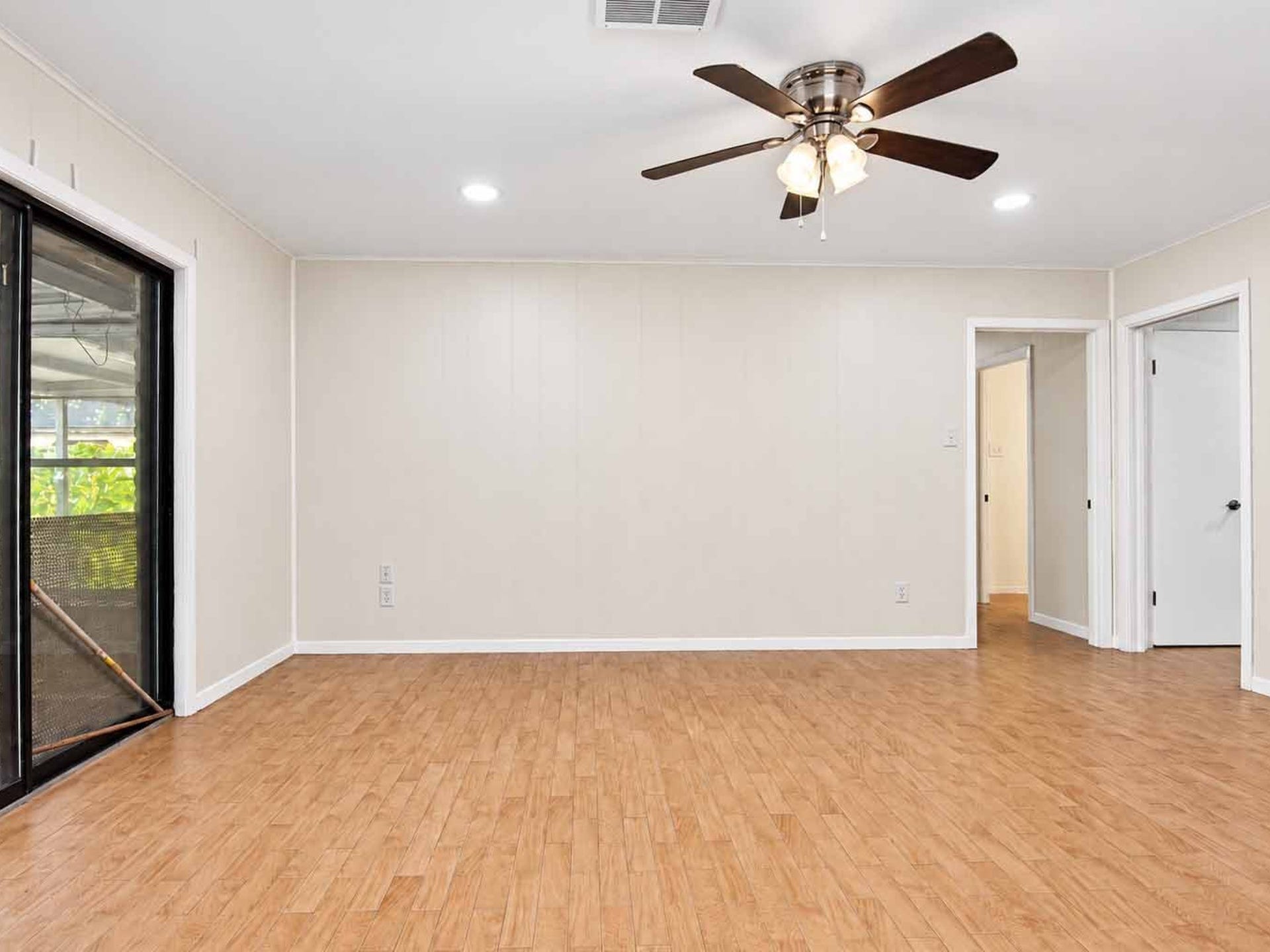 10323 Winding Trail Road, La Porte, TX 77571 10323 Winding Trail Road, La Porte, TX 77571