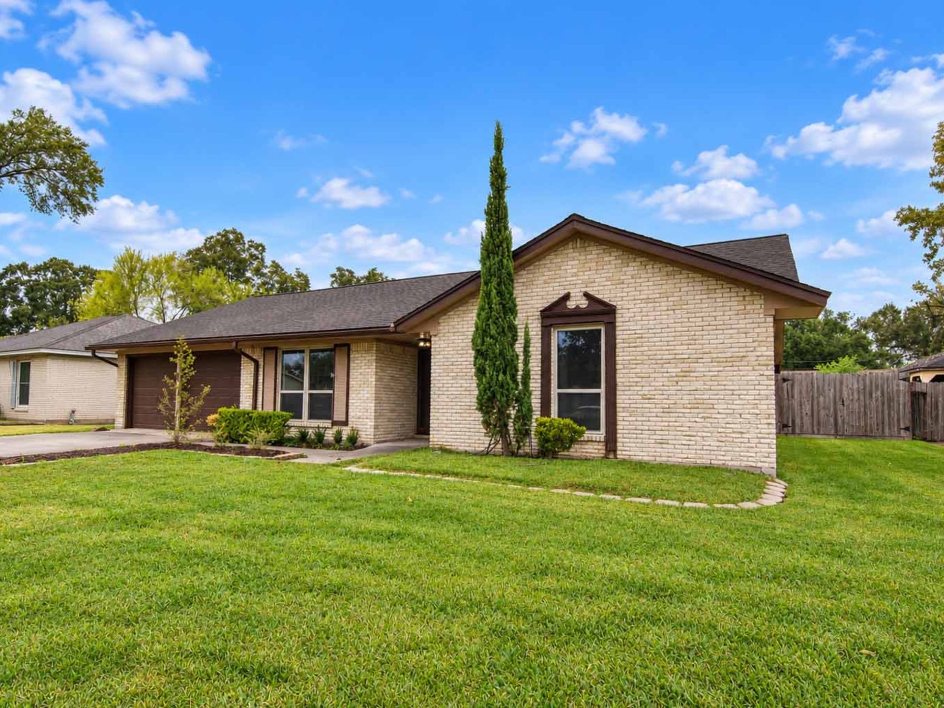 10323 Winding Trail Road, La Porte, TX 77571 10323 Winding Trail Road, La Porte, TX 77571