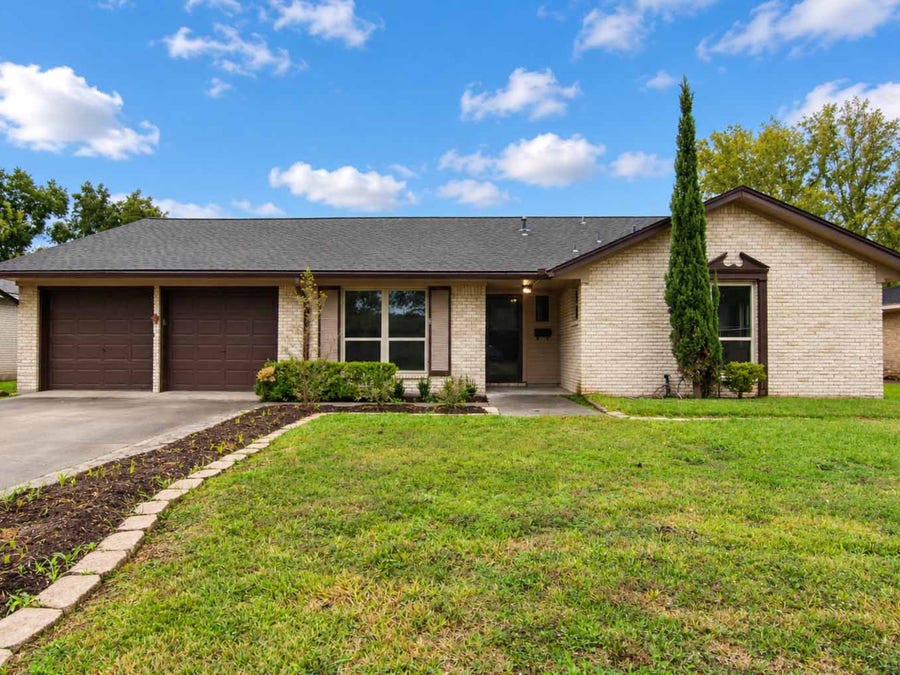 Property photo for 10323 Winding Trail Road, La Porte, TX