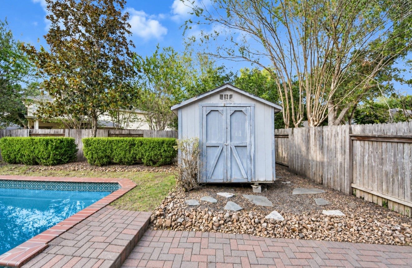 223 W New Meadows Drive, Sugar Land, TX 77479 223 W New Meadows Drive, Sugar Land, TX 77479