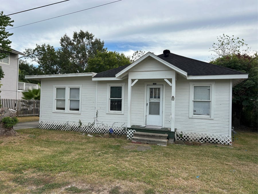 Property photo for 107 BAY OAKS Drive, La Porte, TX