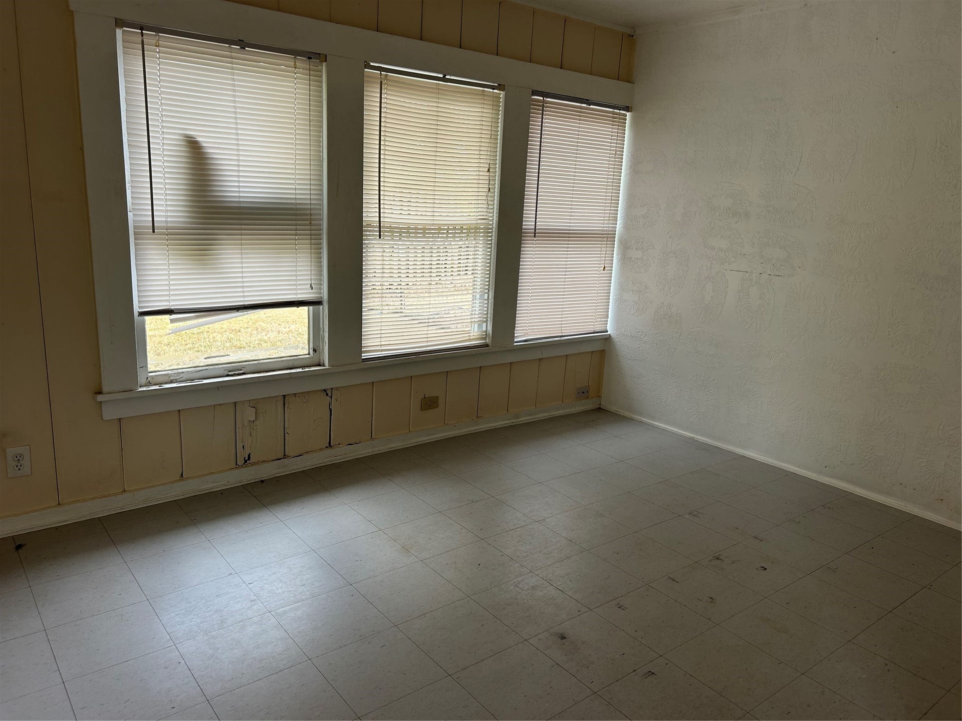 107 BAY OAKS Drive, La Porte, TX 77571